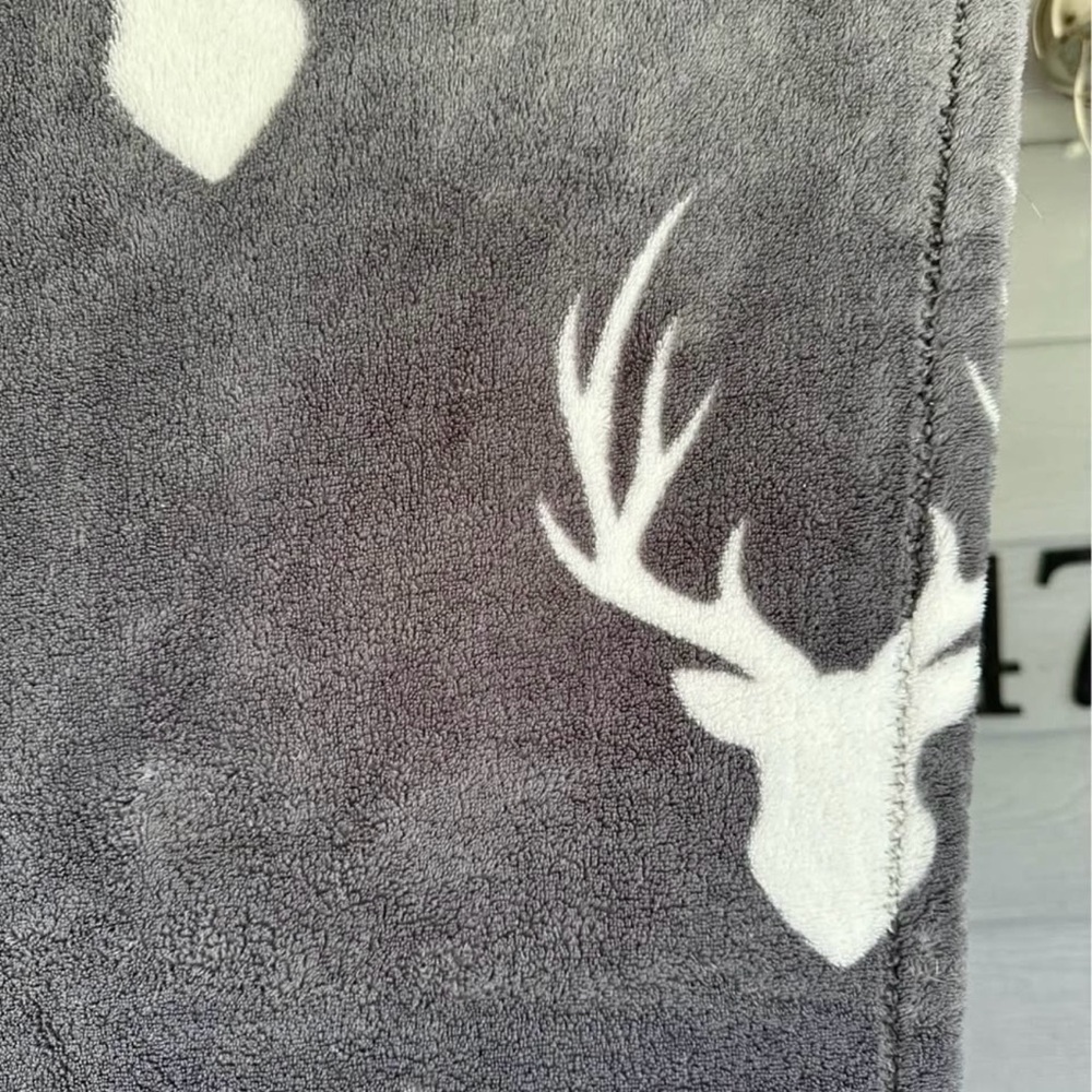 Gray Blanket with White Deer Pattern - Picture 2 of 9